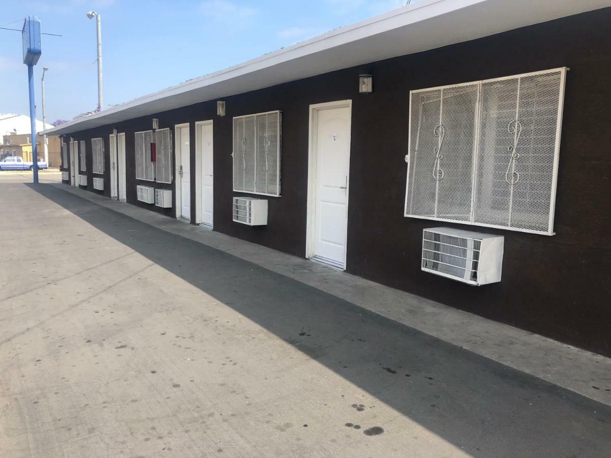Mi Casa Motel Lynwood Exterior foto